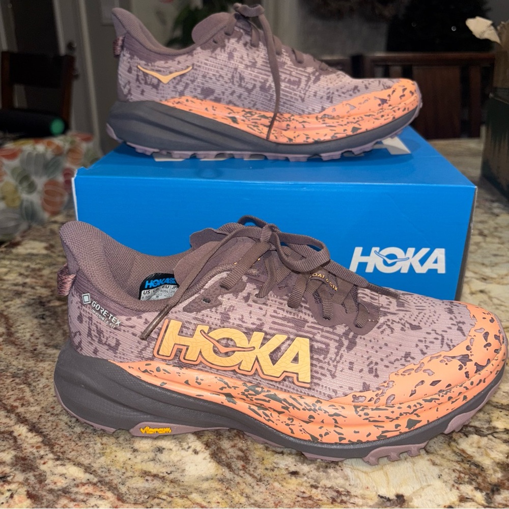 Hoka Trail Runners Speedgoat 6 GTX - no box, unworn